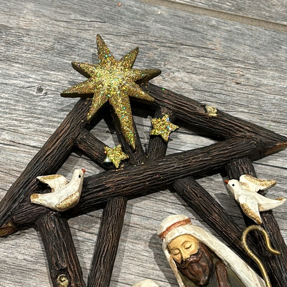 Christmas Nativity stable wall hanging - Picture 12 of 12